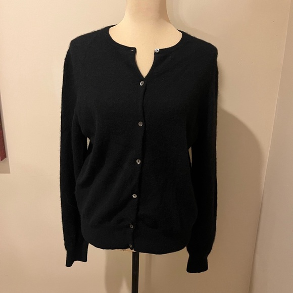 Neiman Marcus 100% Cashmere Classic Black Crew Neck Cardigan Sweater, size XL - Picture 2 of 7